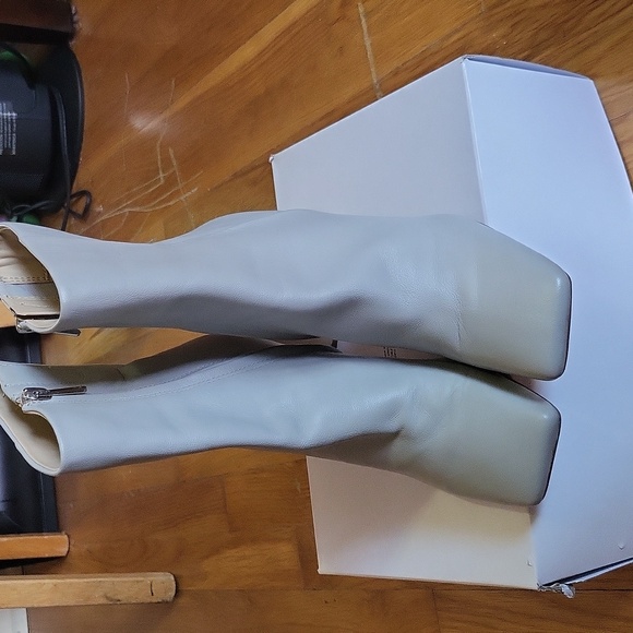 Sam Edelman Women's Anika Fashion Boot - Picture 8 of 11